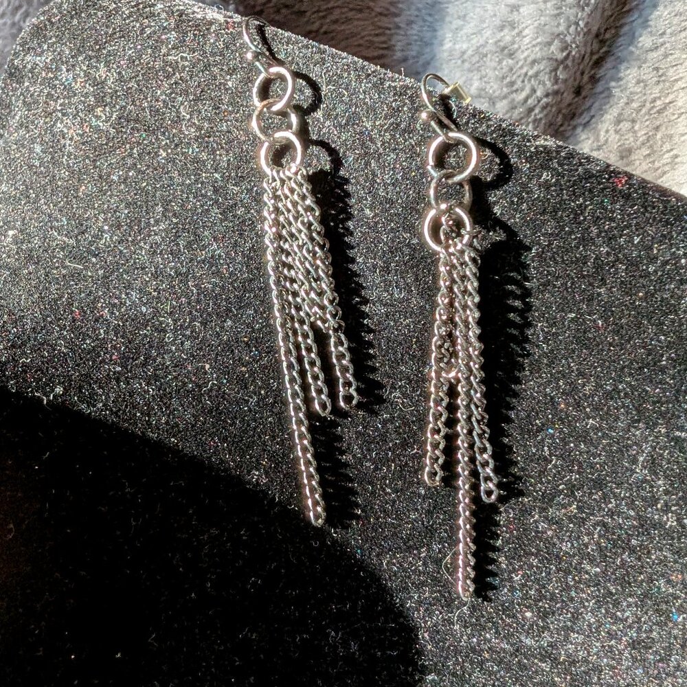 Papparazzi hanging black chain wire earrings #53